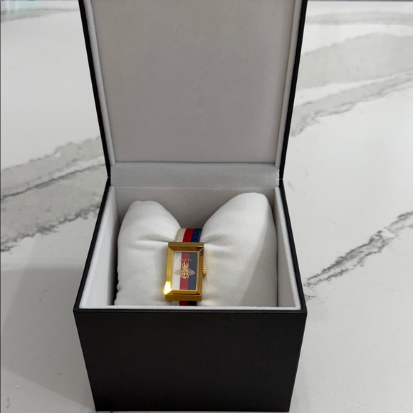 Gucci G-Frame Watch YA147409A Gold- Red/Wh/Blue NWT - Picture 4 of 9